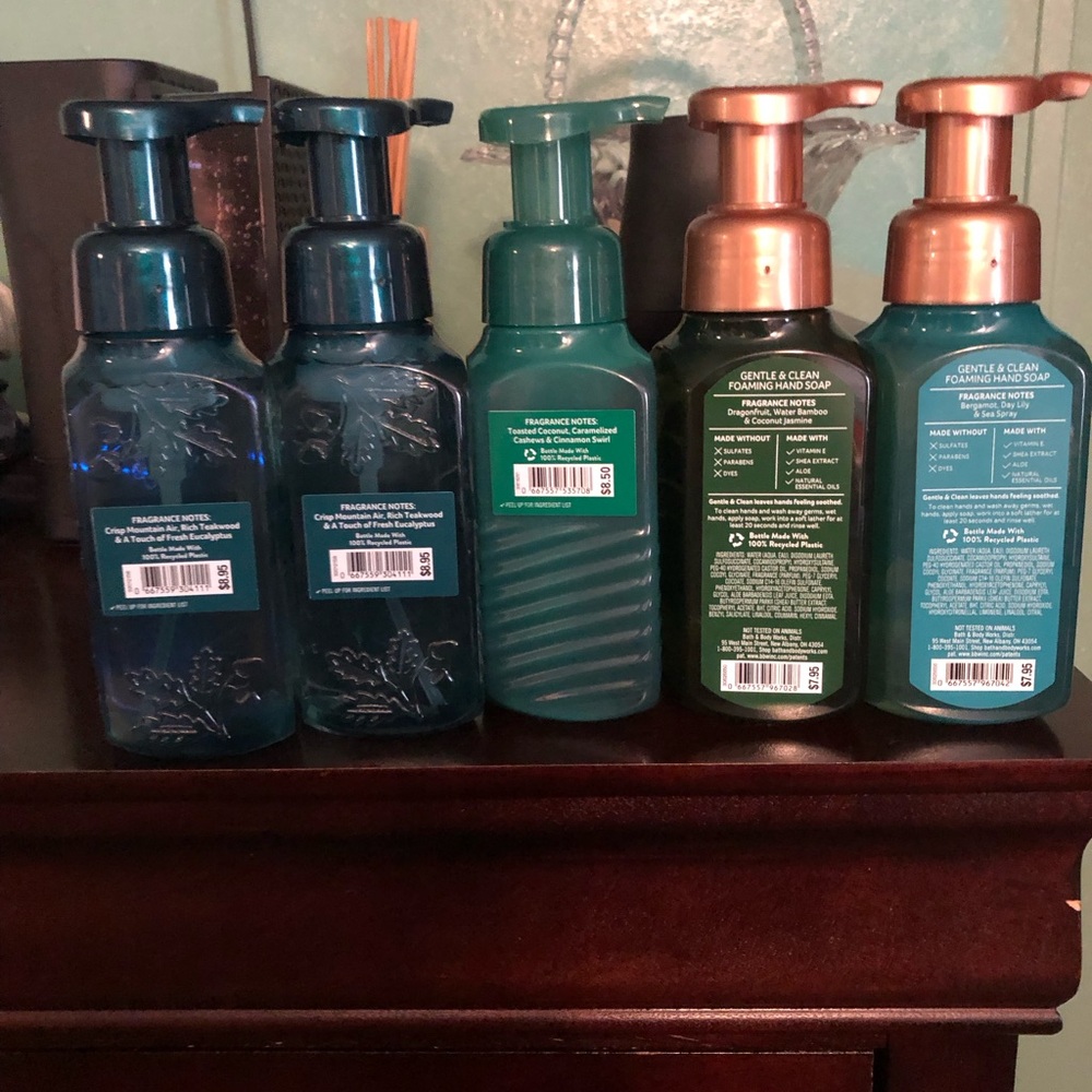 NWT Bath & Body Works 4 Pc + 1 White Barn Hand Soap X 5 - Picture 2 of 8